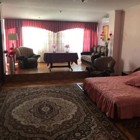 Anzhelina Hotell Cherson Exteriör bild