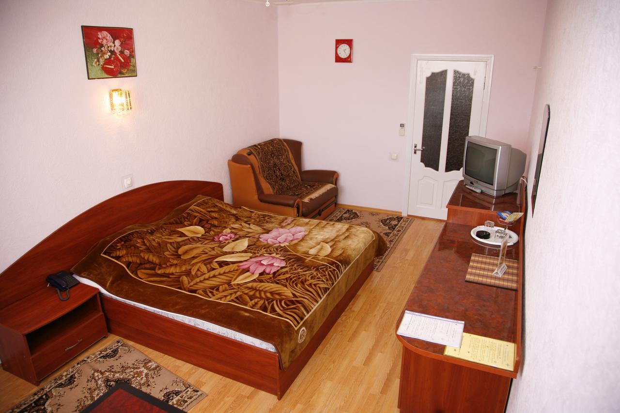 Anzhelina Hotell Cherson Exteriör bild
